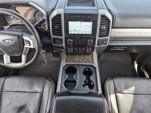 Used 2019 Ford F350 Lariat image 17