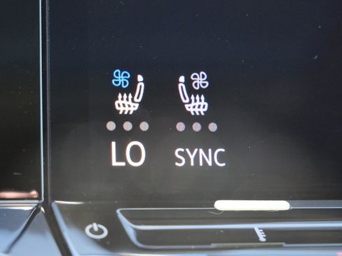 Certified 2025 Volkswagen Atlas Peak Edition SE AWD/4WD image 30