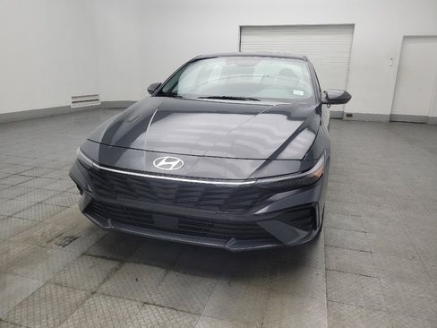 Used 2025 Hyundai Elantra SEL FWD image 15