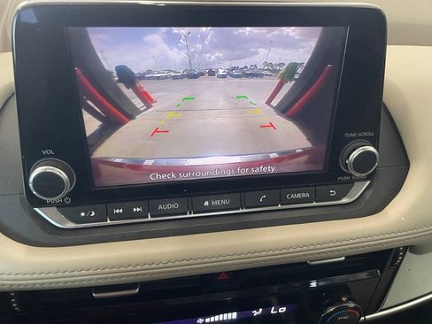 Certified 2022 Nissan Rogue SV FWD image 8