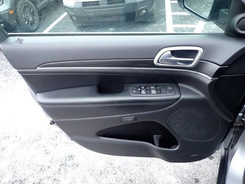 Used 2021 Jeep Grand Cherokee Limited image 20