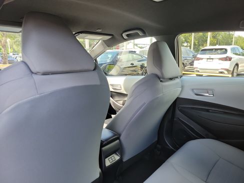 Used 2025 Toyota Corolla SE FWD image 9