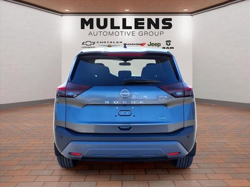 Used 2023 Nissan Rogue S image 6