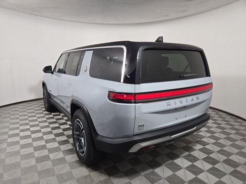 Used 2025 Rivian R1S Adventure Dual AWD/4WD image 3