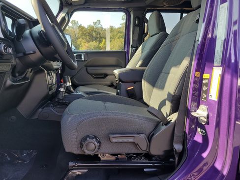 New 2026 Jeep Gladiator Sport AWD/4WD image 13