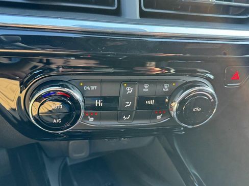 New 2026 Chevrolet Trax RS w/ Sunroof Package image 13