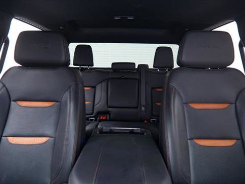 Used 2023 GMC Sierra 1500 AT4 image 3