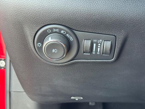 Used 2022 Jeep Compass Limited image 22