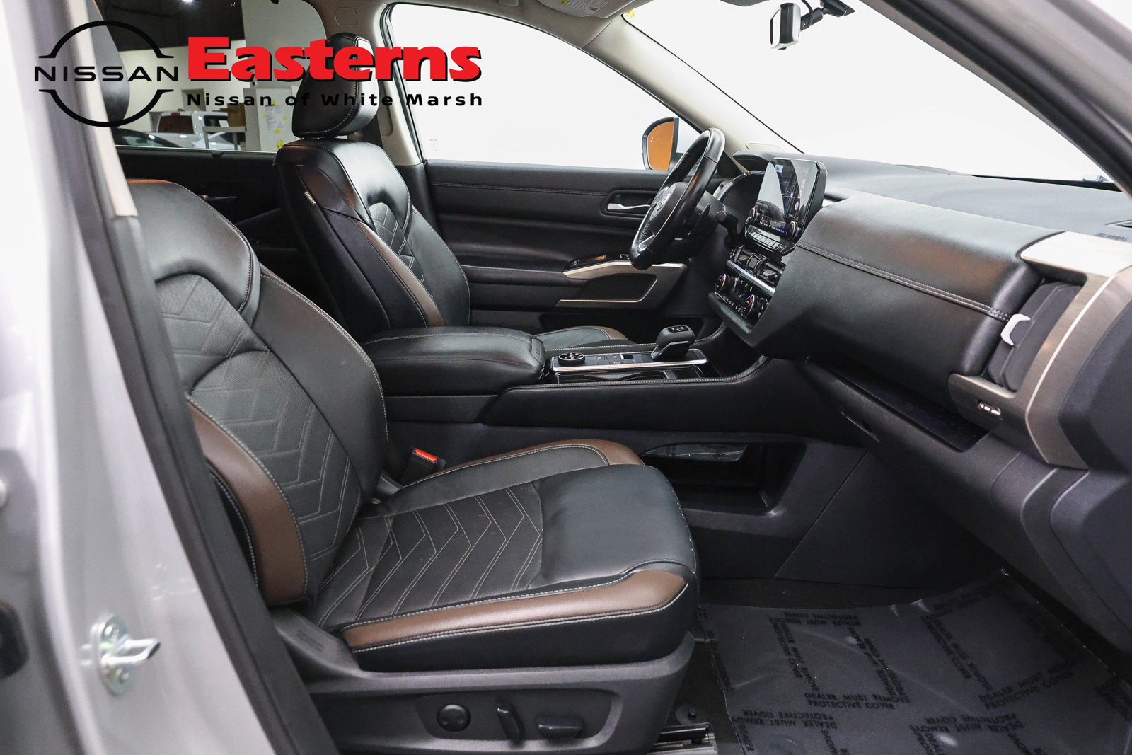 Used 2023 Nissan Pathfinder Platinum AWD/4WD image 25