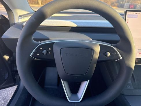 Used 2024 Tesla Model 3 Standard Range image 4