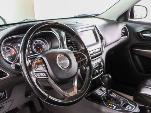 Used 2021 Jeep Cherokee Latitude Plus FWD image 22