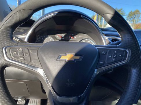 Used 2021 Chevrolet Malibu LT image 25