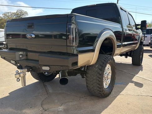 Used 2013 Ford F250 Lariat w/ Lariat Ultimate Pkg image 3