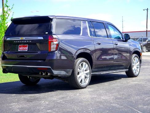 Used 2022 Chevrolet Suburban High Country RWD image 6