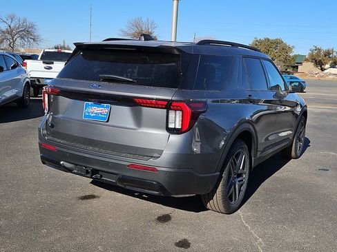 New 2026 Ford Explorer ST-Line w/ ST-Line Street Pack image 11