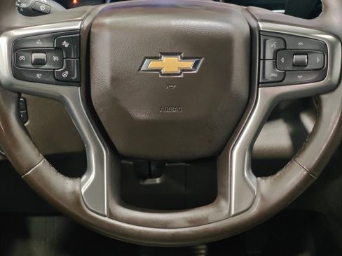 Used 2023 Chevrolet Silverado 1500 LT AWD/4WD image 5