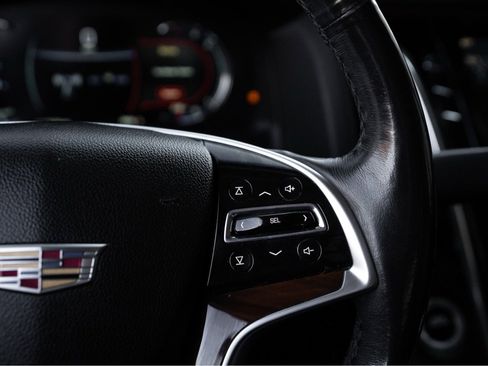 Used 2018 Cadillac Escalade Luxury image 9