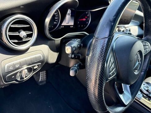Used 2019 Mercedes-Benz GLC 300 4MATIC image 27