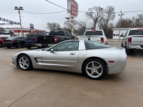 Used 2004 Chevrolet Corvette Coupe w/ Roof Package image 8