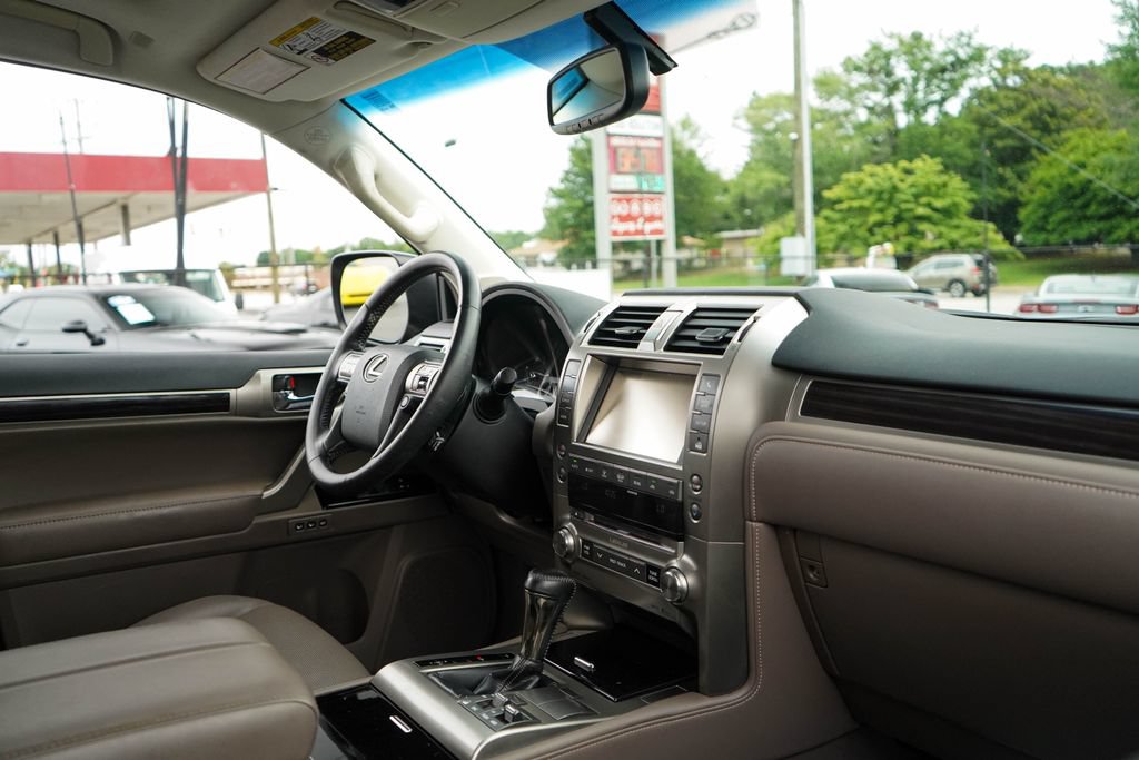 Used 2019 Lexus GX 460 w/ Navigation Package AWD/4WD image 14
