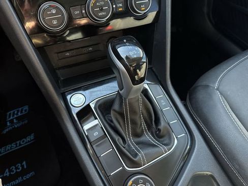 Used 2024 Volkswagen Taos SE w/ Panoramic Sunroof Package image 15