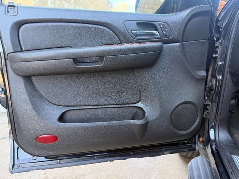 Used 2007 Chevrolet Avalanche LTZ w/ LTZ Preferred Equipment Group image 19