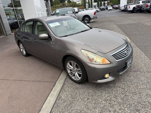 Used 2010 INFINITI G37 Journey w/ Premium Pkg RWD image 8
