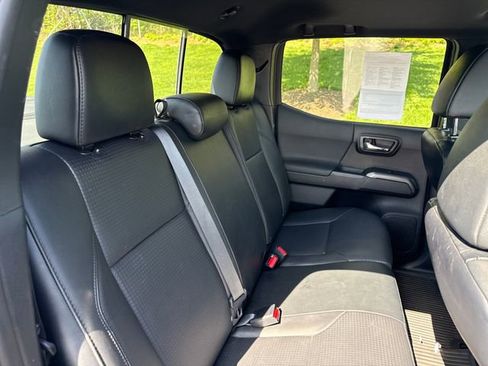 Used 2022 Toyota Tacoma TRD Sport w/ TRD Premium Sport Package AWD/4WD image 14
