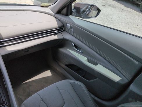 Used 2024 Hyundai Elantra SEL w/ Convenience Package FWD image 16