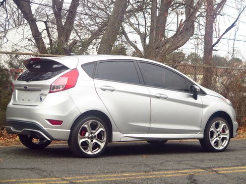 Used 2012 Ford Fiesta SE FWD image 9