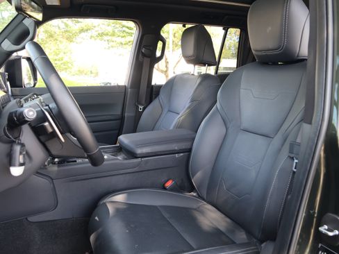 Used 2026 Lexus GX 550 w/ Accessory Package (2T) AWD/4WD image 33