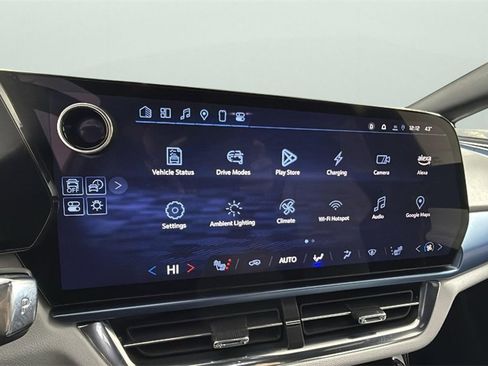 Certified 2025 Chevrolet Equinox EV LT image 21