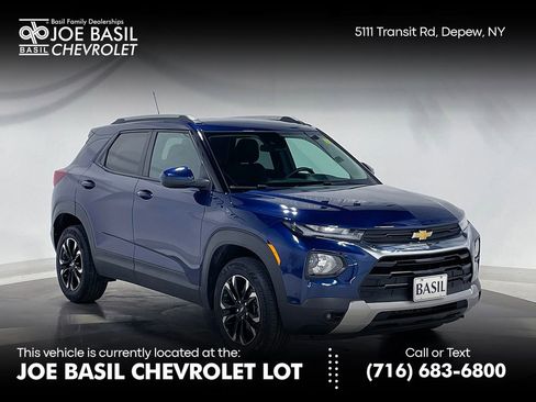 Used 2022 Chevrolet TrailBlazer LT image 1