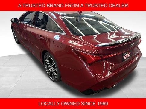 Used 2022 Toyota Avalon Touring image 3