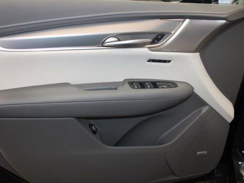 Certified 2025 Cadillac XT5 Premium Luxury w/ Technology Package AWD/4WD image 28
