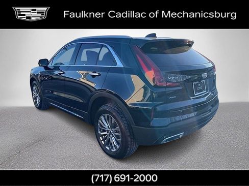 Used 2025 Cadillac XT4 Premium Luxury image 8