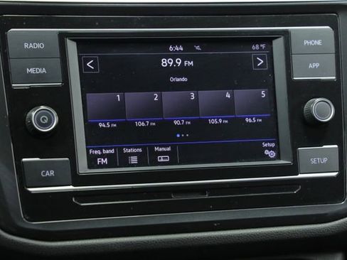 Used 2019 Volkswagen Tiguan S image 17