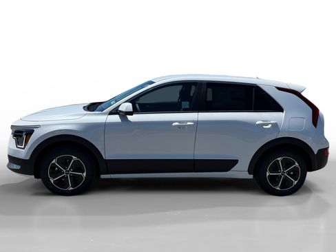 New 2026 Kia Niro LX FWD image 2
