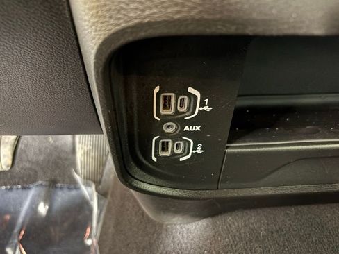 Used 2024 RAM 2500 Big Horn AWD/4WD image 31