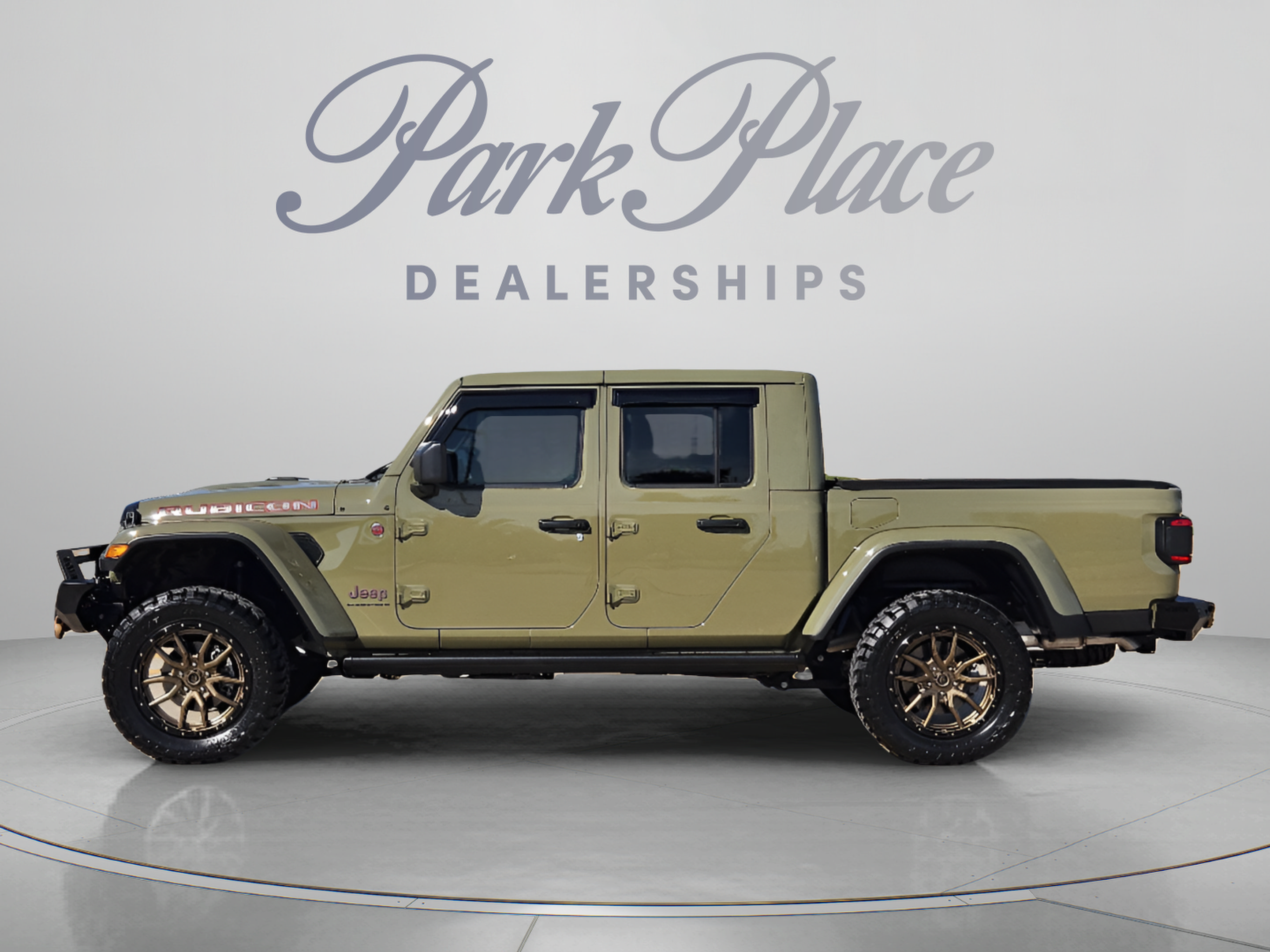 Used 2025 Jeep Gladiator Rubicon AWD/4WD image 2