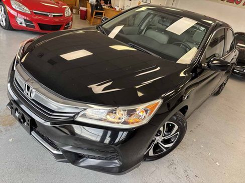 Used 2016 Honda Accord LX image 9
