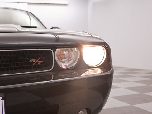 Used 2009 Dodge Challenger R/T RWD image 19