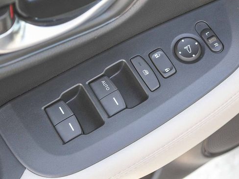 Certified 2026 Honda HR-V LX image 20