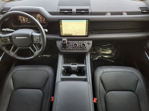 Certified 2025 Land Rover Defender 110 S image 28