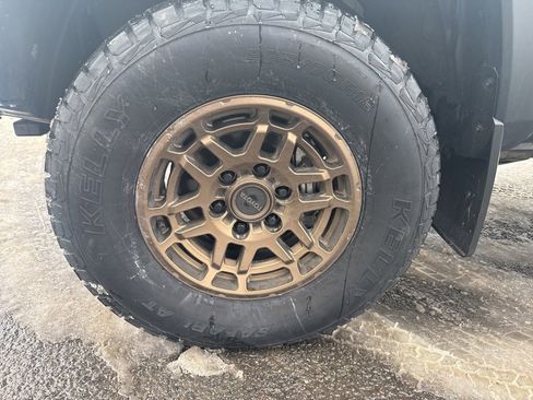 Used 2023 Toyota Tacoma SR5 image 9