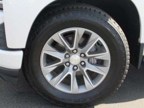 Used 2019 Chevrolet Silverado 1500 High Country w/ Technology Package image 8