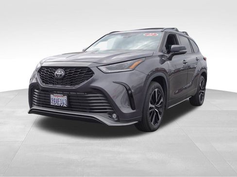 Certified 2022 Toyota Highlander XSE image 8