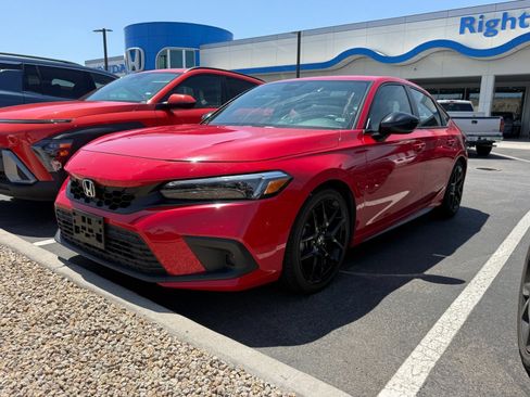 Used 2024 Honda Civic Sport image 2