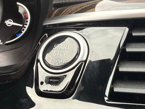 Used 2019 BMW 540i xDrive w/ Convenience Package AWD/4WD image 24