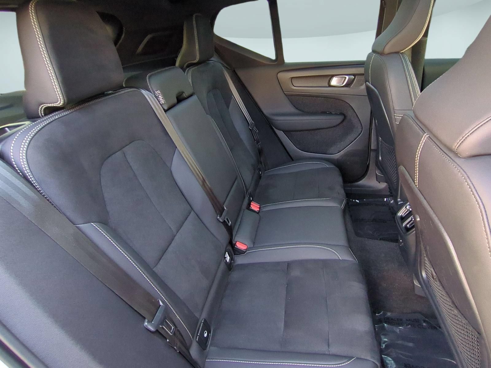 Used 2023 Volvo XC40 Recharge Ultimate AWD/4WD image 28